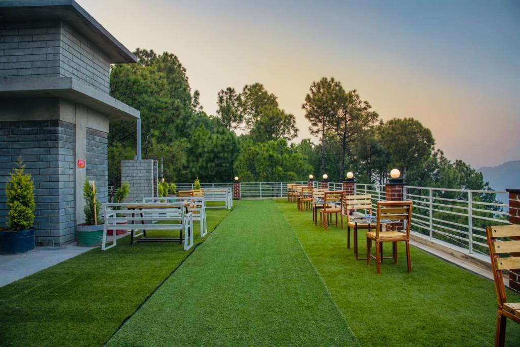 Bed and Breakfast Hillcrest Heights Kasauli Exterior foto